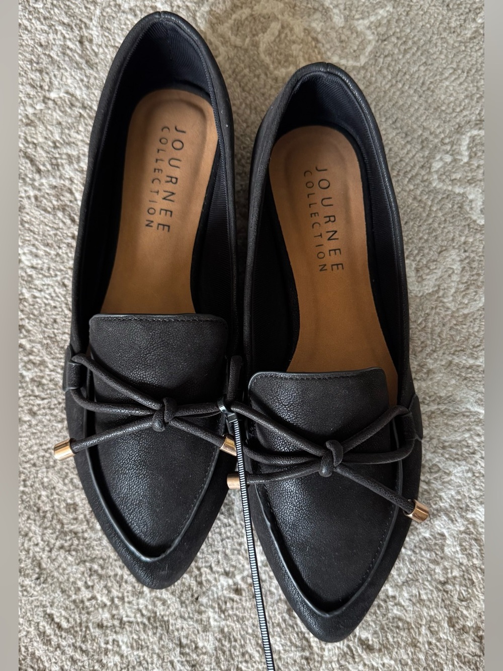 NEW Journee Collection Black Pointed-Toe Loafers with Bow Detail, Size 9